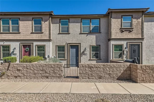 MLS: 2596368 Condo For Sale