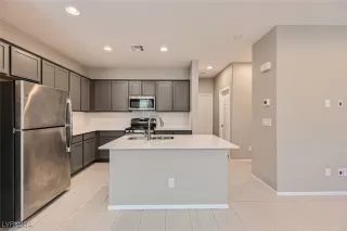 Photo #3: 2596368 Listing 