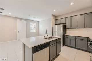 Photo #4: 2596368 Listing 