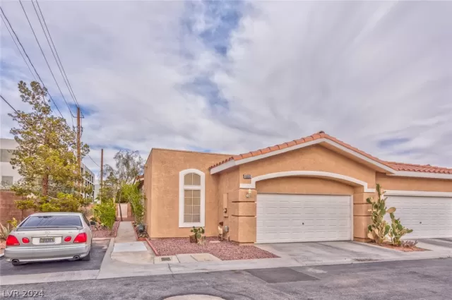 MLS: 2596373 Condo For Sale