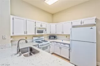 Photo #6: 2596373 Listing 