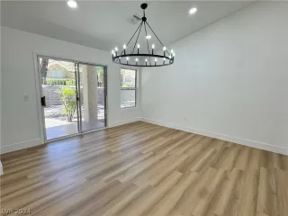 Photo #4: 2596374 Listing