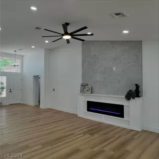 Photo #5: 2596374 Listing