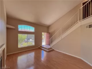 Photo #5: 2596375 Listing 