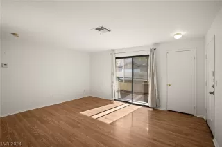 Photo #5: 2596410 Listing 