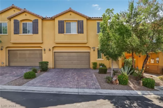 MLS: 2596433 Condo For Sale