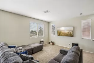 Photo #3: 2596433 Listing