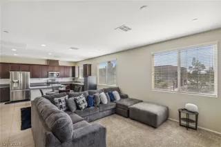 Photo #4: 2596433 Listing