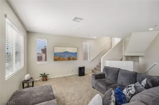 Photo #6: 2596433 Listing