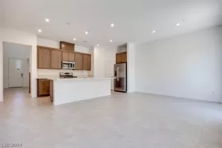 Photo #4: 2596439 Listing