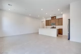 Photo #5: 2596439 Listing