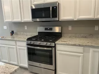 Photo #6: 2596478 Listing