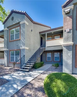 Photo #4: 2596488 Listing