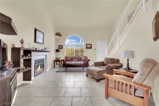 Photo #2: 2596520 Listing