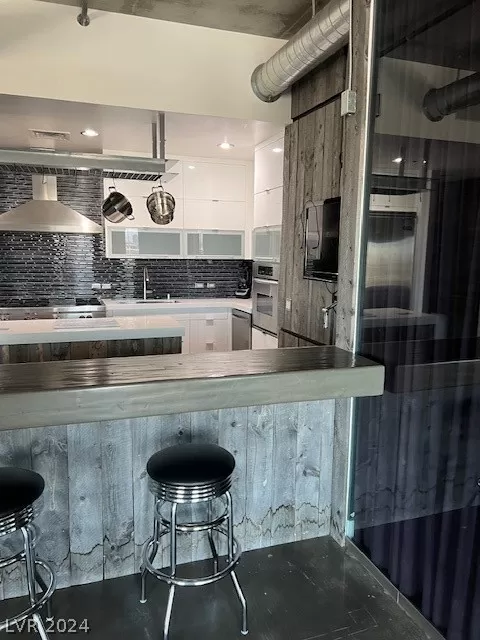 MLS: 2596574 Condo For Sale