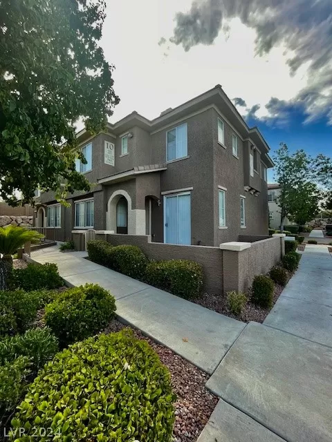 MLS: 2596575 Condo For Sale