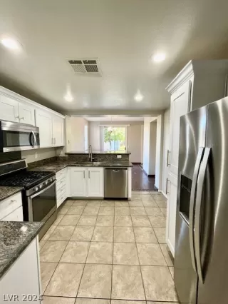 Photo #5: 2596575 Listing 