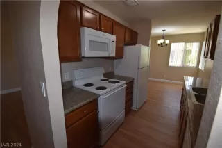 Photo #6: 2596583 Listing