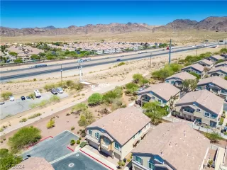 Photo #1: 2596589 Listing