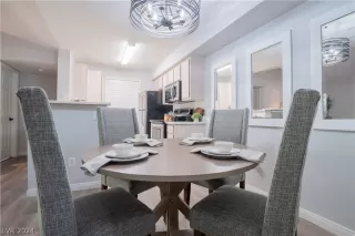 Photo #5: 2596630 Listing