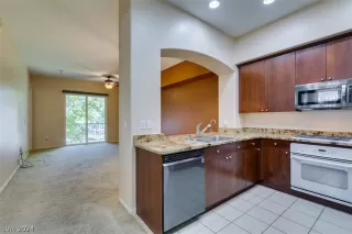 Photo #6: 2596635 Listing