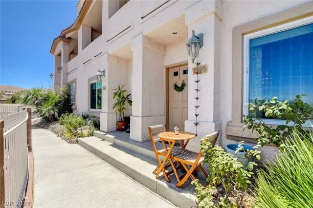 MLS: 2596650 Condo For Sale