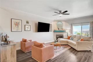 Photo #5: 2596650 Listing