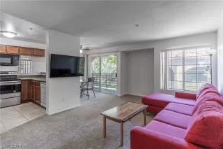 Photo #4: 2596670 Listing