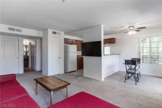 Photo #5: 2596670 Listing