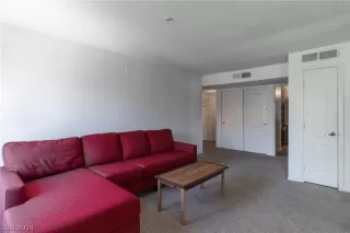 Photo #6: 2596670 Listing