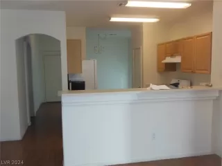 Photo #5: 2596678 Listing 