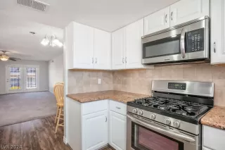 Photo #1: 2596711 Listing 