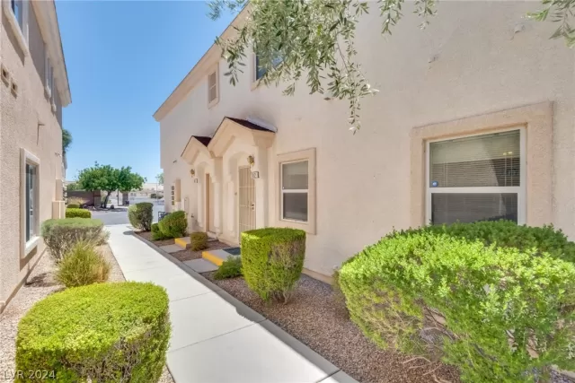 MLS: 2596715 Condo For Sale