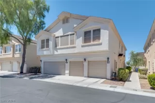 Photo #3: 2596715 Listing