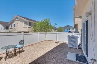 Photo #4: 2596715 Listing