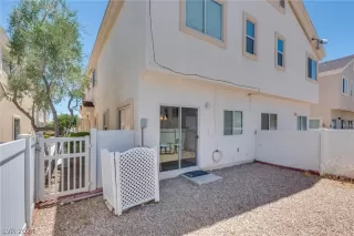 Photo #6: 2596715 Listing