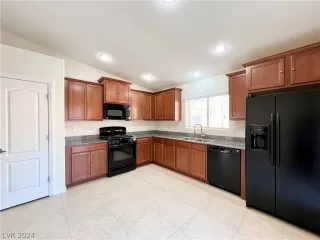 Photo #6: 2596719 Listing 