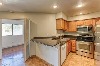 Photo #2: 2596757 Listing 