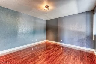 Photo #5: 2596757 Listing 