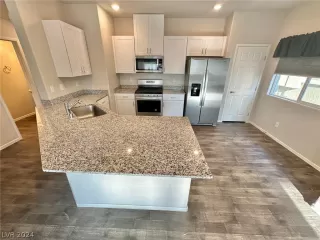 Photo #3: 2596766 Listing