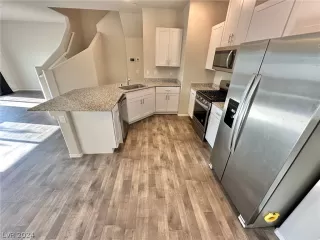 Photo #4: 2596766 Listing