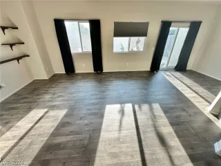 Photo #5: 2596766 Listing