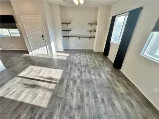 Photo #6: 2596766 Listing