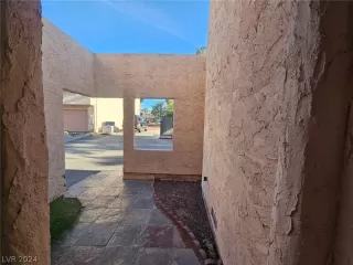 Photo #2: 2596767 Listing 