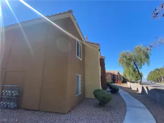 Photo #1: 2596779 Listing 