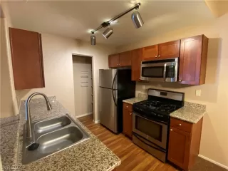 Photo #2: 2596779 Listing 