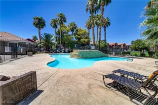 Photo #3: 2596853 Listing 