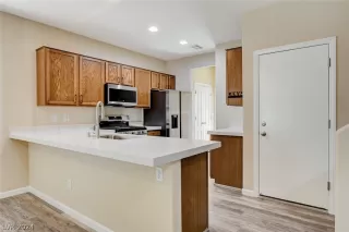 Photo #6: 2596858 Listing 