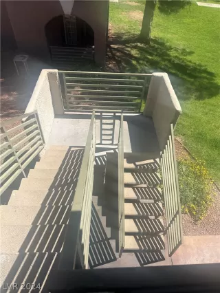 Photo #2: 2596860 Listing 