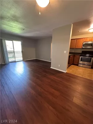 Photo #5: 2596860 Listing 